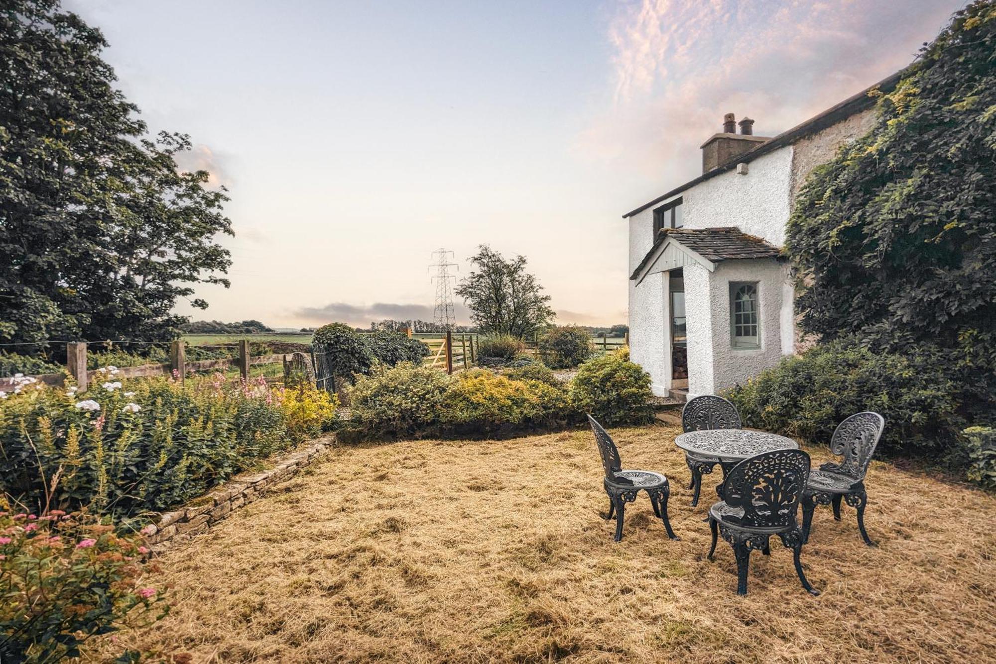 The Gilpin Farmhouse, Lake District Getaway Levens Eksteriør bilde
